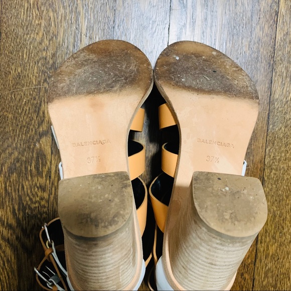 BALENCIAGA Leather Buckle Heels - Picture 6 of 8